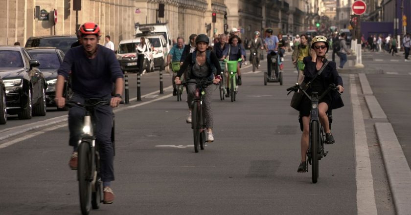 Bisiklet artık Paris'in merkezinde araba kullanmaktan daha yaygın |  Araştırma