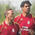 O da Galatasaray'da çalışıyordu! Hollandalı efsane Johan Neeskens, 73 yaşında Galatasaray'da hayatını kaybetti