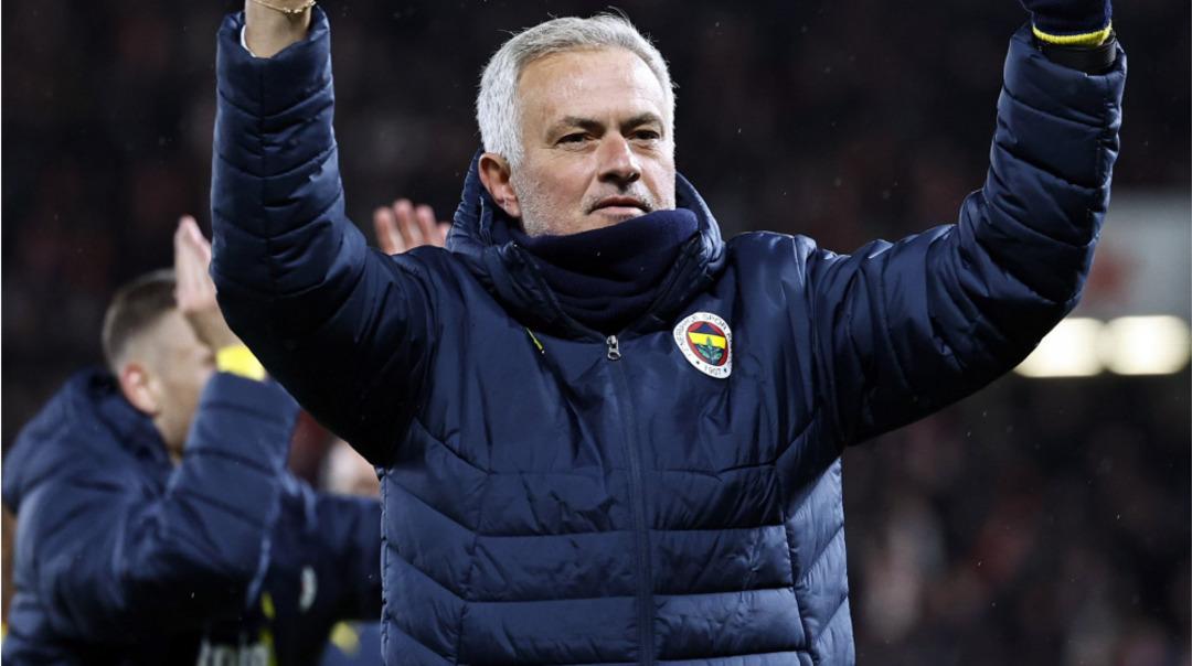 Jose-Mourinho-Fenerbahce-1732868334-155367