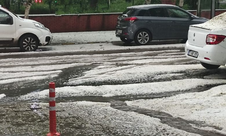 Ardahan'da dolu etkili oldu: Şehir beyaza büründü - Son Dakika Türkiye Haberleri 1 EQs0A5kU 0OkLbVD84 z8A