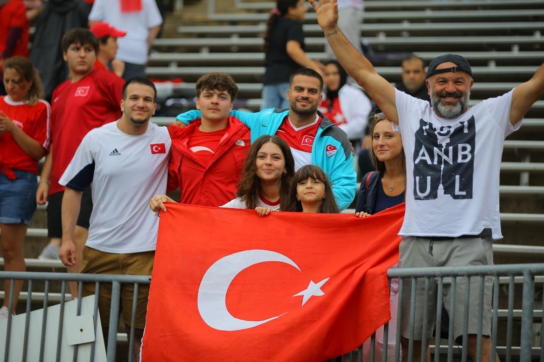 755370_A-MIlLı-Futbol-Takimi-Haziran