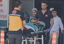 Kurban kesimi sirasinda feci kaza 7 yasindaki Cinar bicagin uzerine