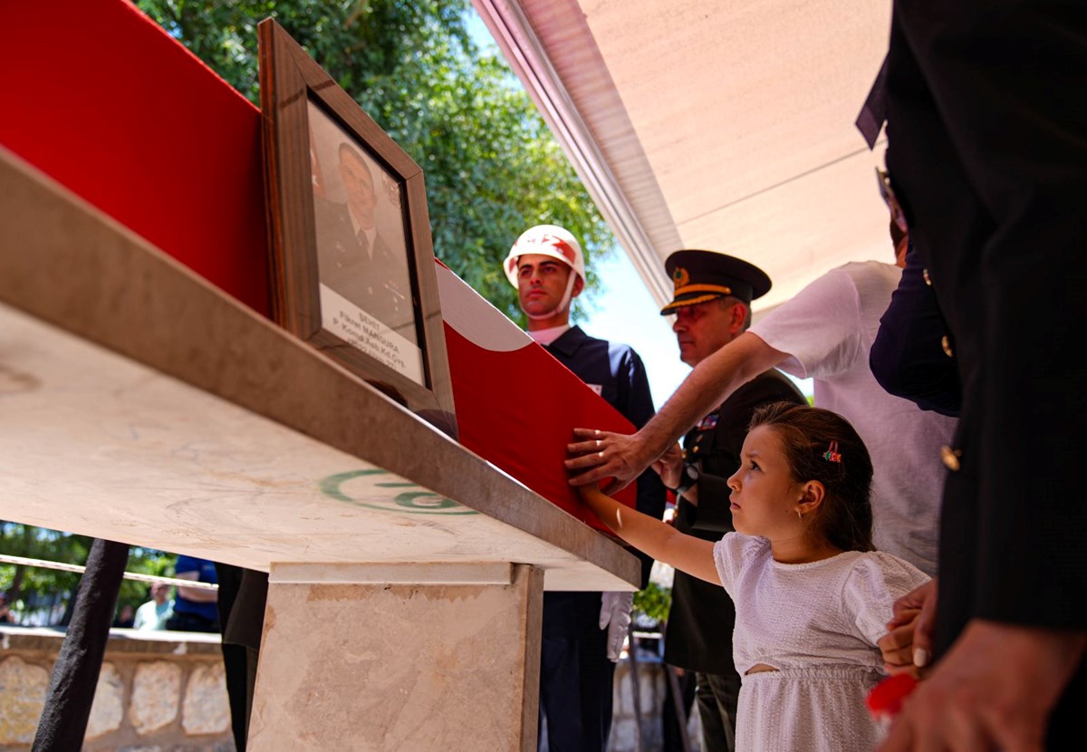 1751995217 453 Sehitlerin yarim kalan oykuleri Turkiye sehitlerini ugurladi