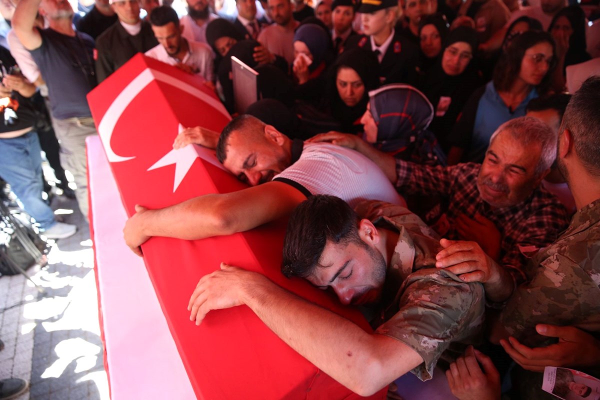 1751995218 225 Sehitlerin yarim kalan oykuleri Turkiye sehitlerini ugurladi