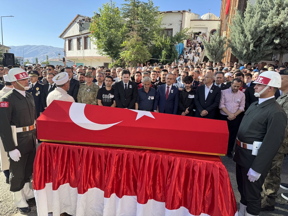 1751995218 319 Sehitlerin yarim kalan oykuleri Turkiye sehitlerini ugurladi