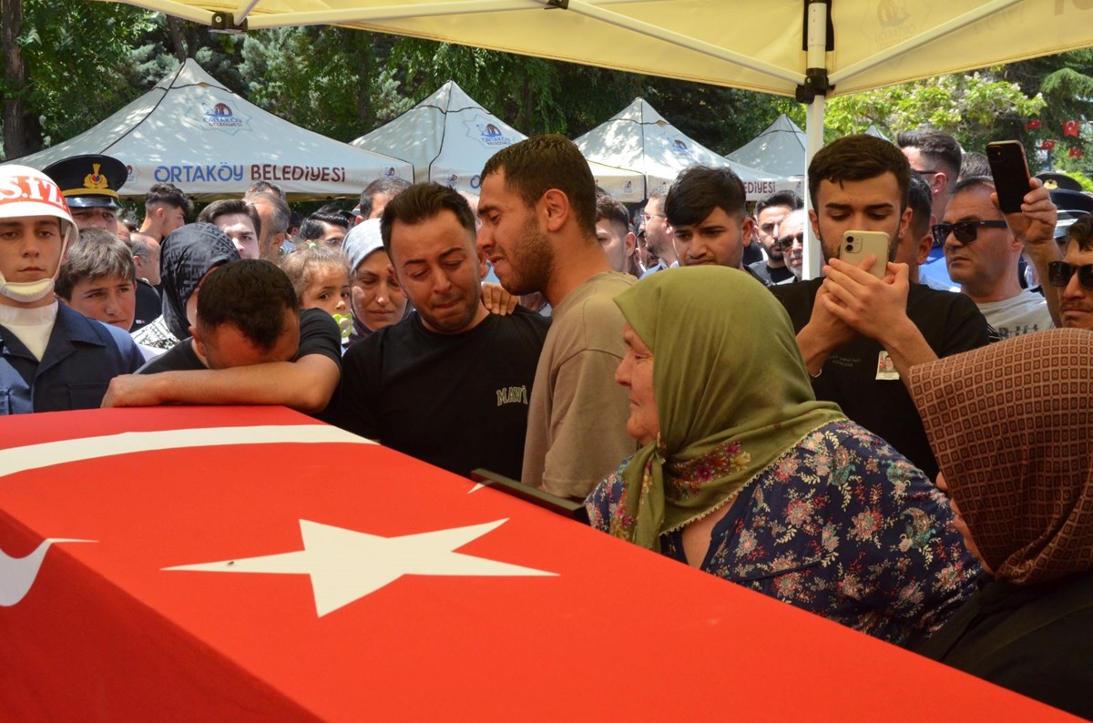 1751995218 860 Sehitlerin yarim kalan oykuleri Turkiye sehitlerini ugurladi