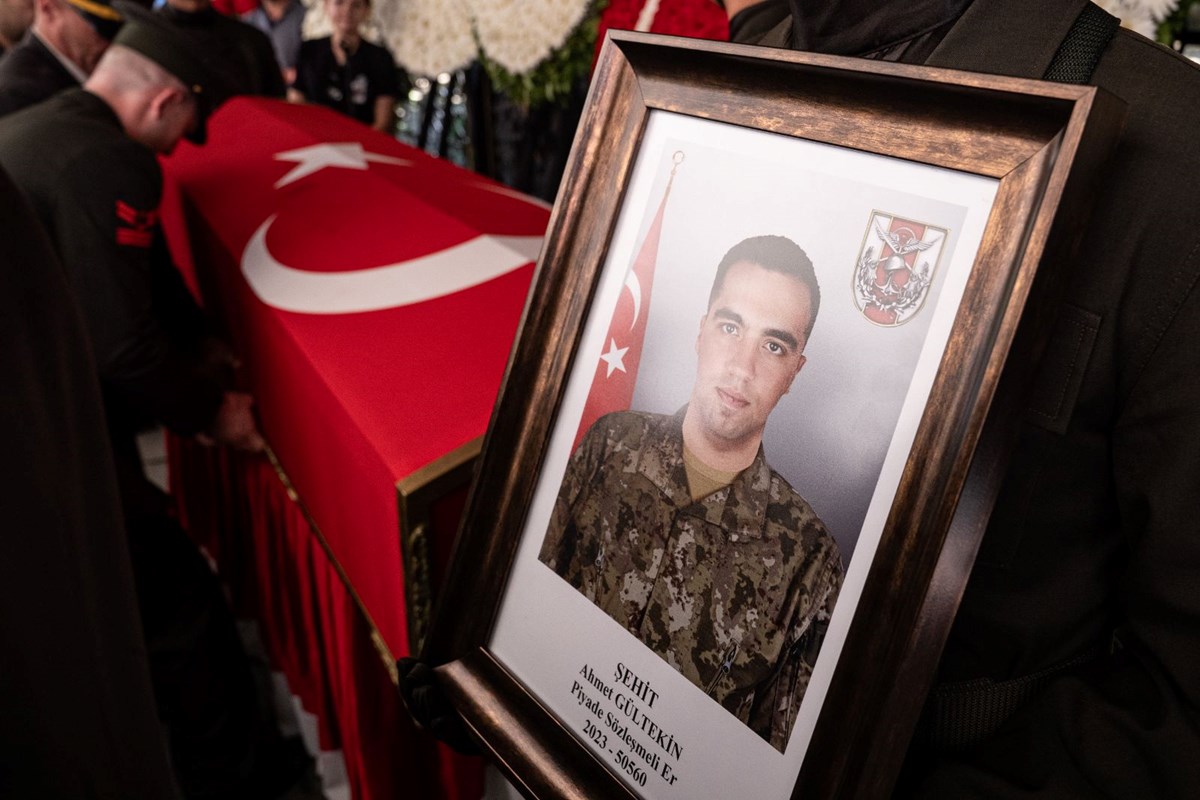 1751995218 864 Sehitlerin yarim kalan oykuleri Turkiye sehitlerini ugurladi