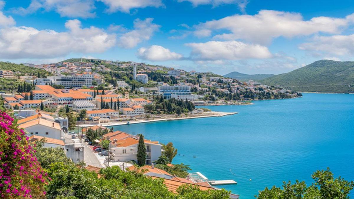 687f90b6fa20a9ce6b5840d1