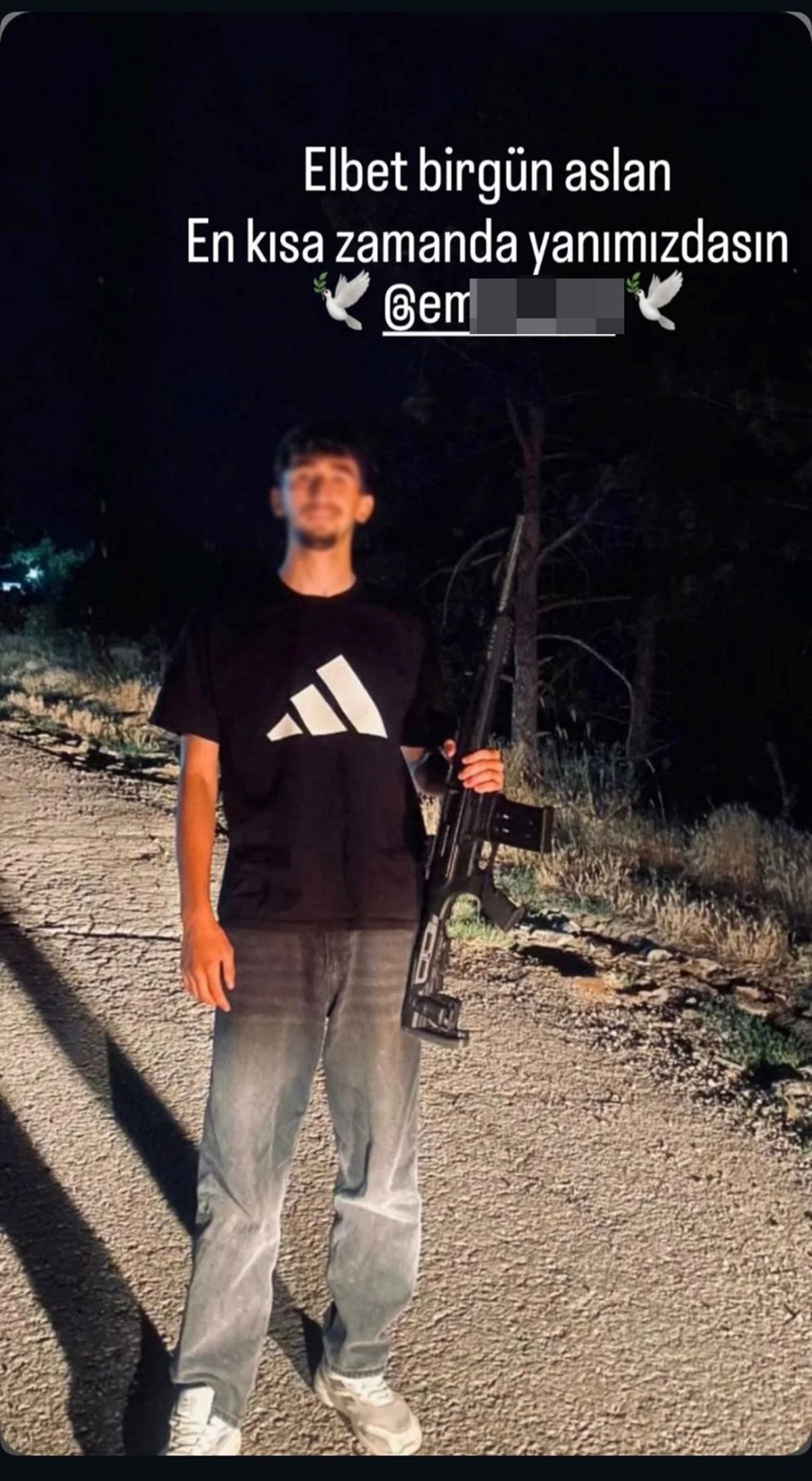 1755466262 204 Hakan Cakirin katil zanlilarinin ilk vukuati degil Ellerinde kilicla dugune