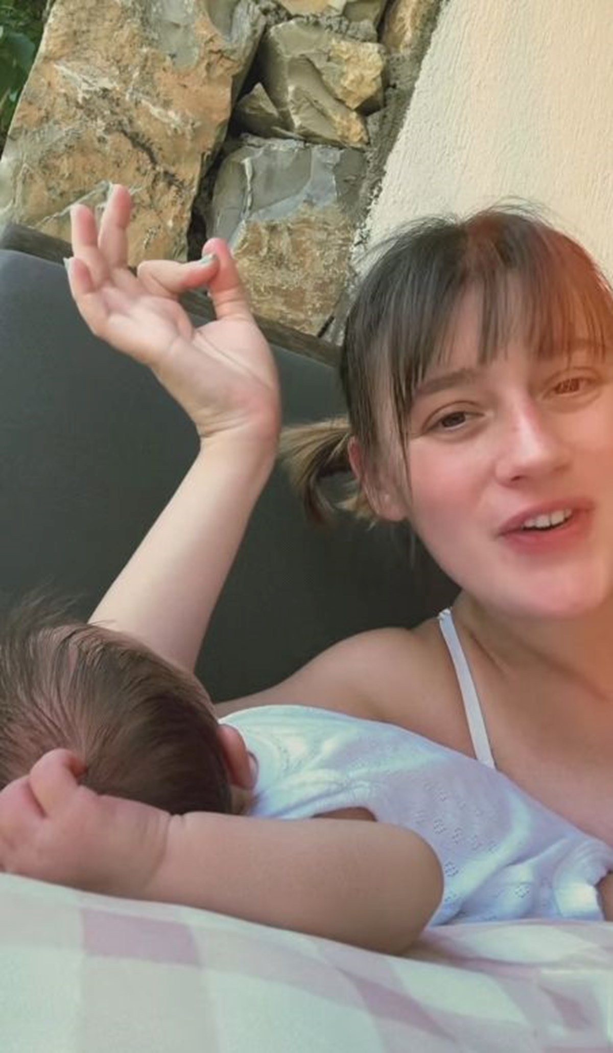 1755542018 530 Gizem Karacadan kizi Leyla Yaz ile yeni poz Benim dunyam