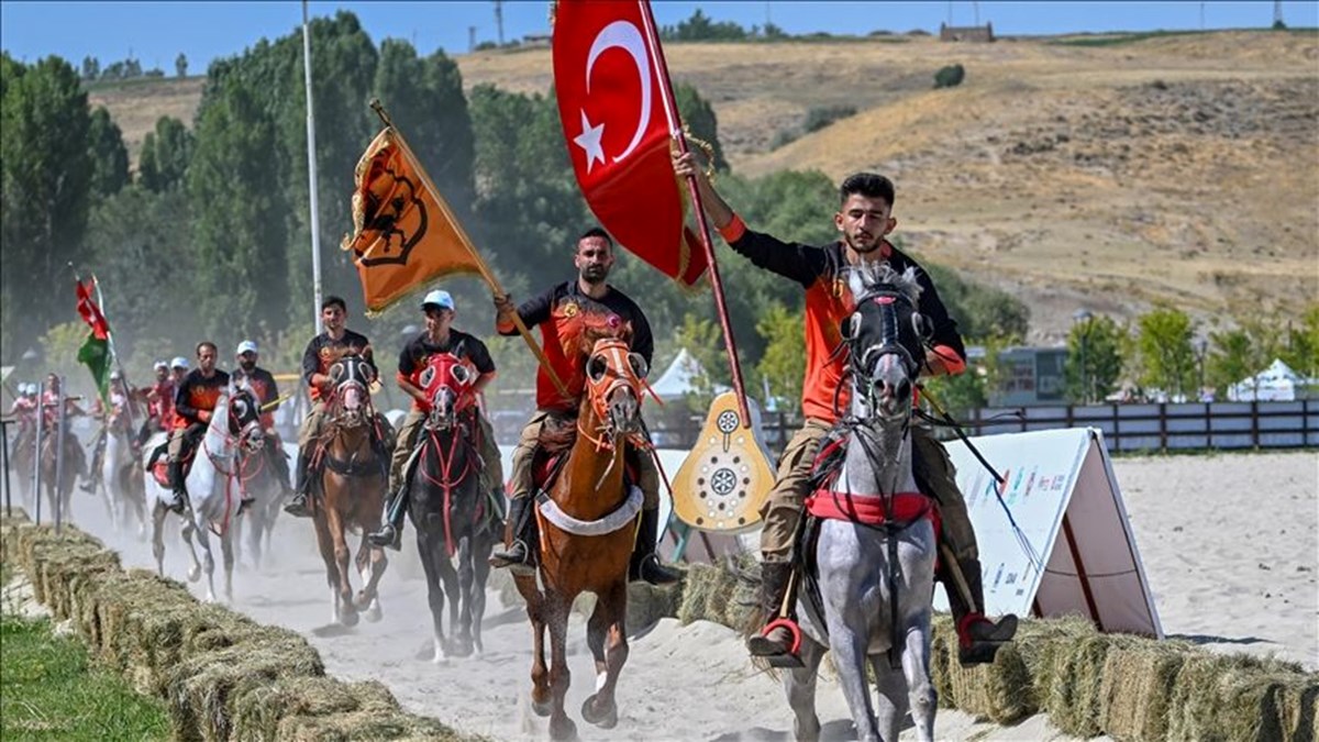 1755921102 233 Malazgirt Zaferi tarihi Ahlat Malazgirt Zaferinin 954 yil donumu kutlamalarina