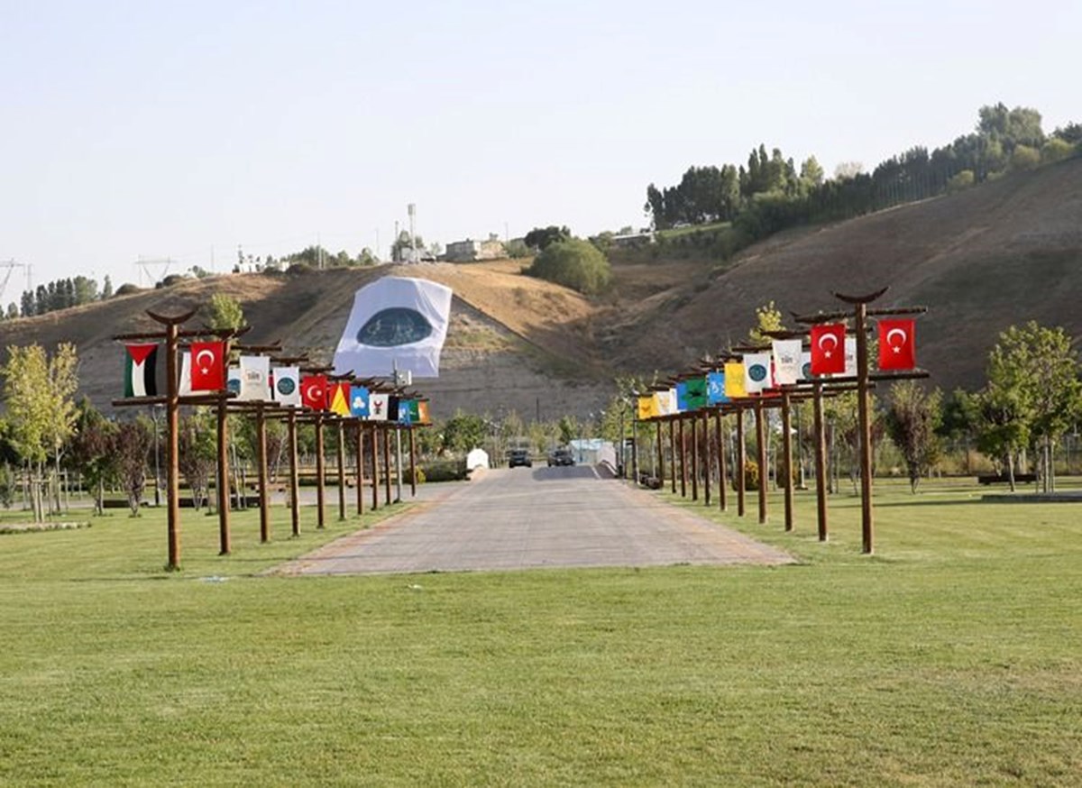 1755921102 268 Malazgirt Zaferi tarihi Ahlat Malazgirt Zaferinin 954 yil donumu kutlamalarina