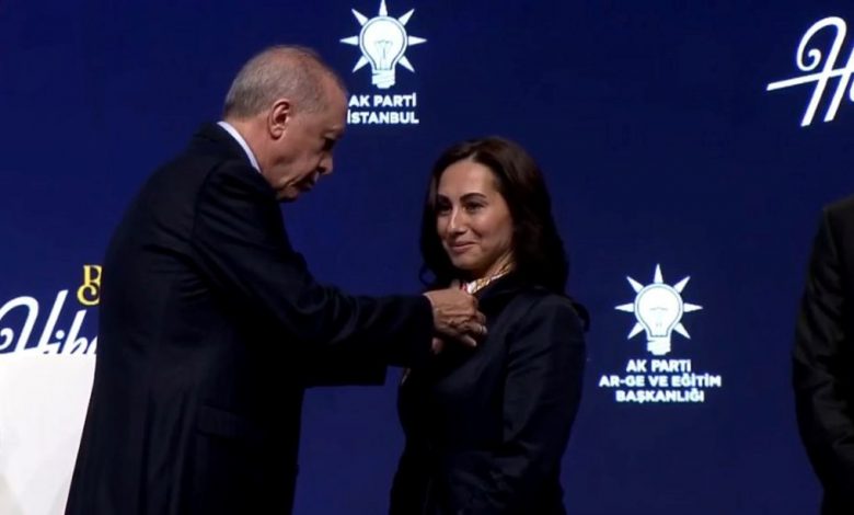 Beykoz Belediye Başkanvekili Özlem Vural Gürzel, AK Parti'ye katıldı | Erdoğan: Saflarımızı genişletiyoruz - Son Dakika Türkiye Haberleri 1 tb35f rmGki7vOj e8BU2A