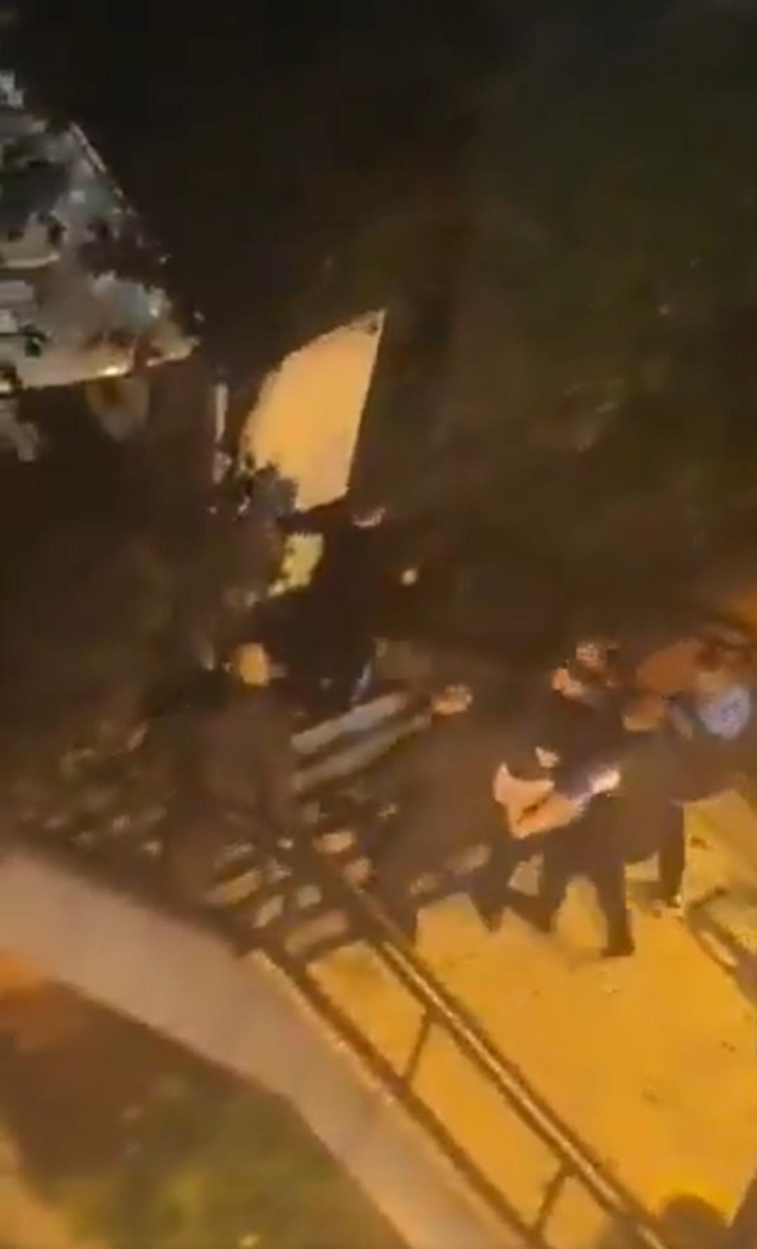 Beyzbol sopalı saldırıya hazırlanıyorlardı! Karadağ'da Türk vatandaşlarına öfke yükseliyor: Polis hepsine el koydu 8 Beyzbol sopalarıyla saldırıya hazırlanıyorlardı! Karadağ'da Türk vatandaşlarına öfke artıyor: Polis 8 Türk vatandaşına el koydu