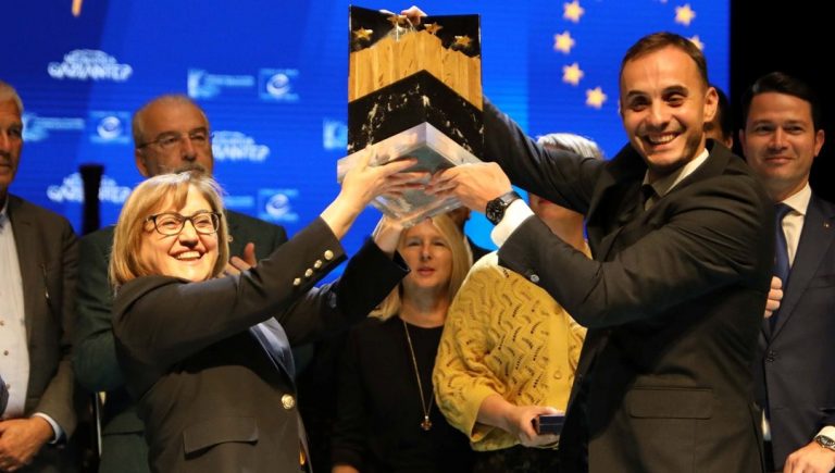 WMlRUMjyAUimNuxbHhKoug