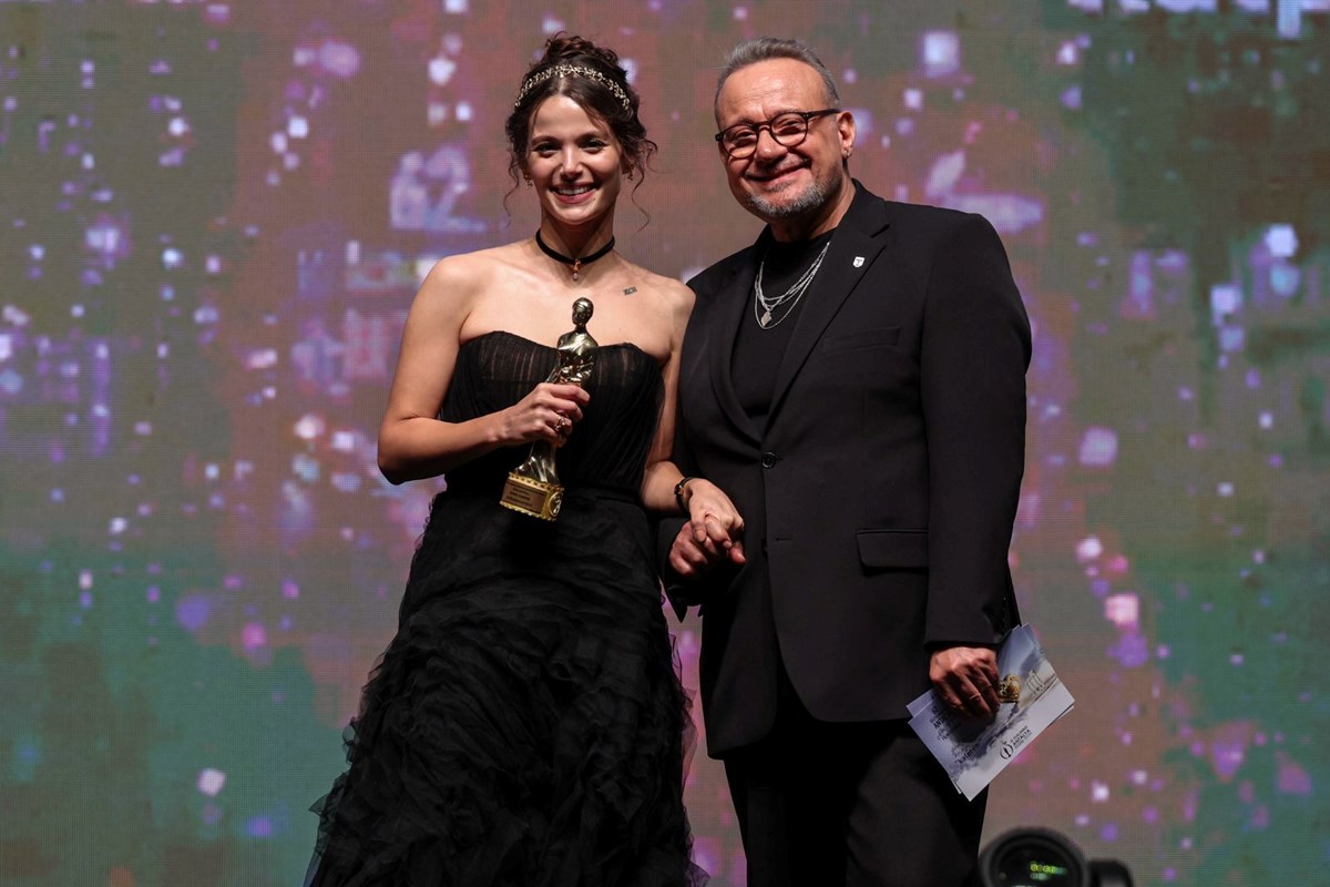 1762059723 247 62 Altin Portakalda oduller sahiplerini buldu ‘Tavsan Imparatorlugu 7 odulle