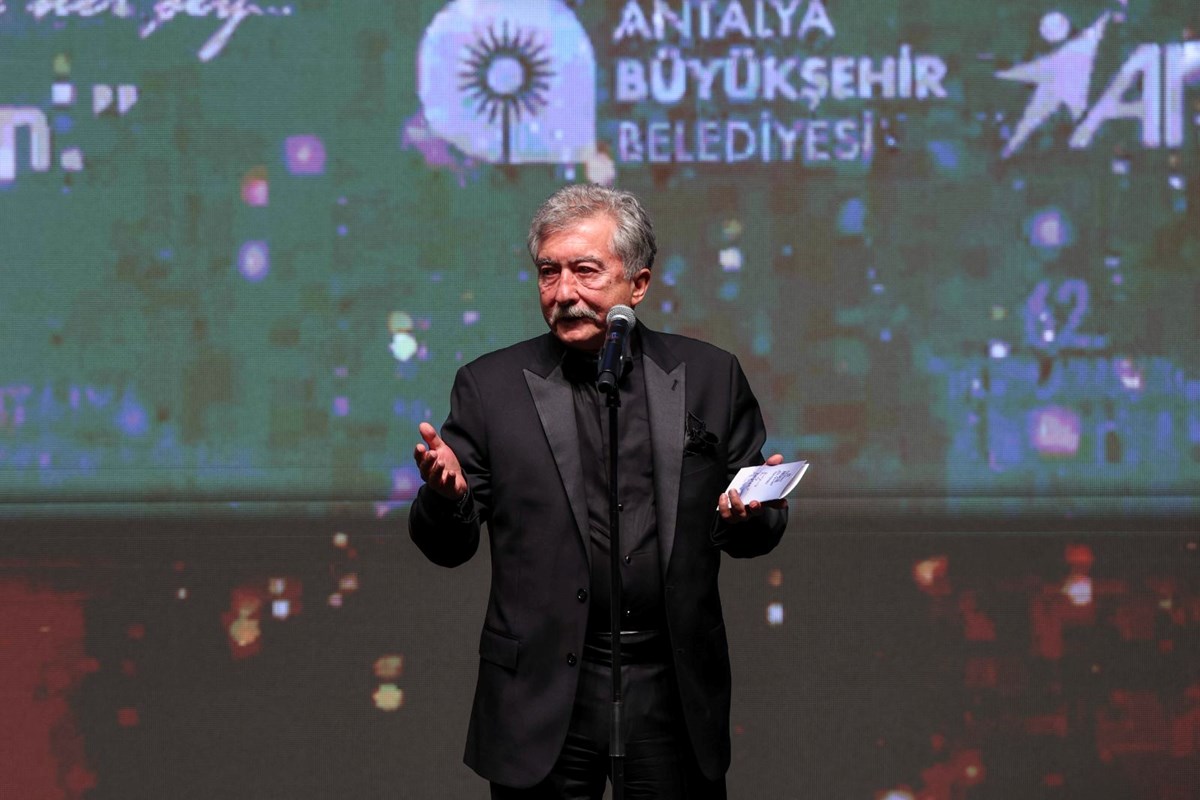 1762059724 772 62 Altin Portakalda oduller sahiplerini buldu ‘Tavsan Imparatorlugu 7 odulle