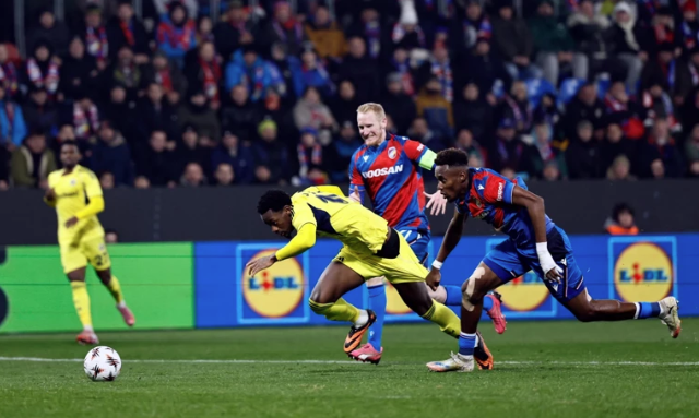 Maç sona erdi, tartışmalar sürüyor! Fenerbahçe'den hakeme gece yarısı sert eleştiri: Şortu çıkardı! 1 22028033