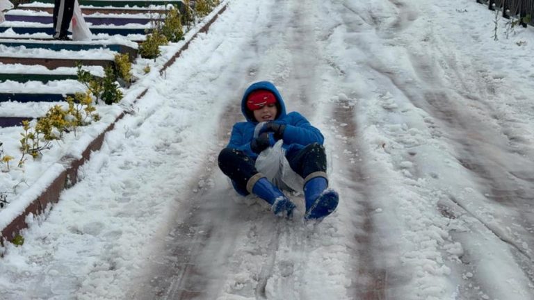 AA 20251227 40091701 40091699 SAKARYA KOCAELI DUZCE BOLU VE ZONGULDAKTA KAR YAGISI ETKILI OLDU 239992