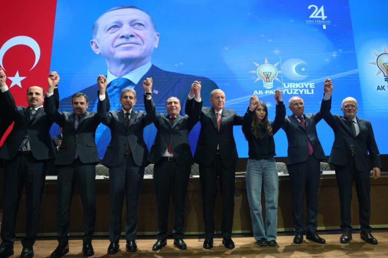 AA 20260126 40372157 40372146 AK PARTI MKYK TOPLANTISI 585712