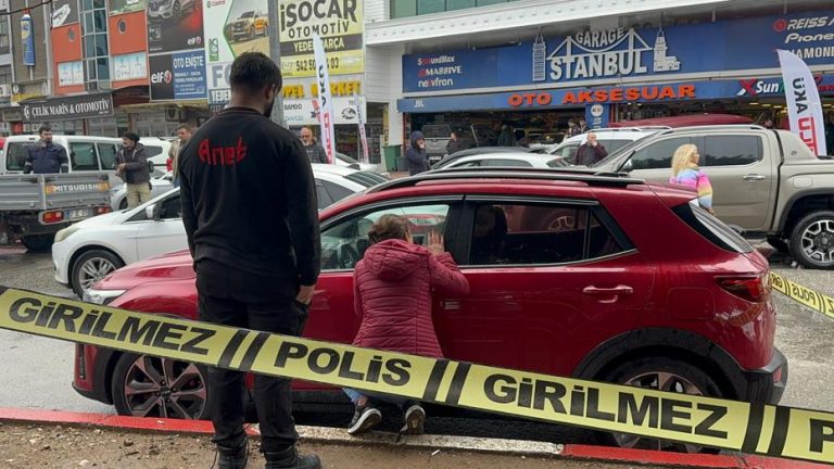 AA 20260128 40388666 40388665 ANTALYADA BIR KISI ARACINDA OLU BULUNDU 422961