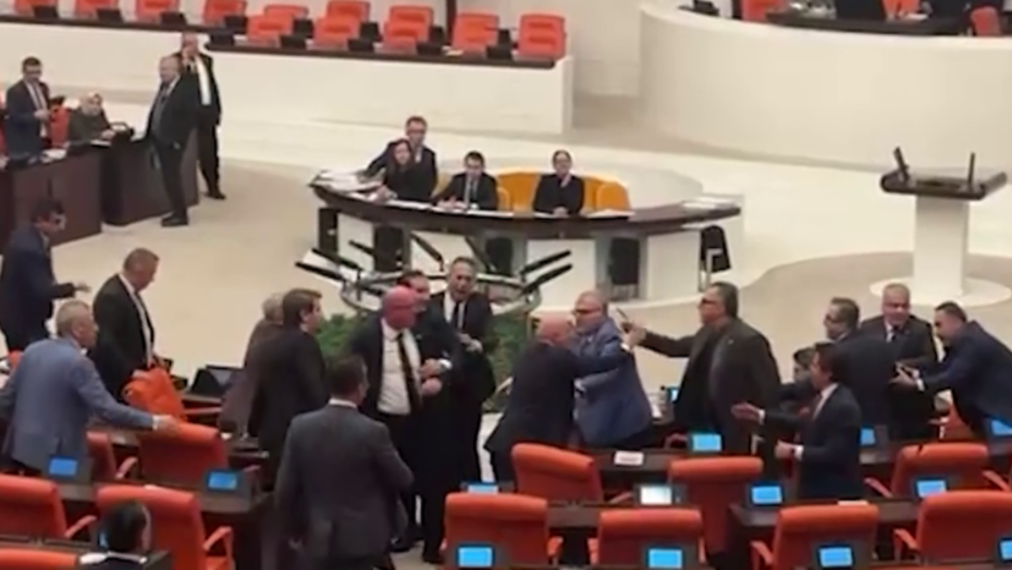 meclisgerginlik 2321852