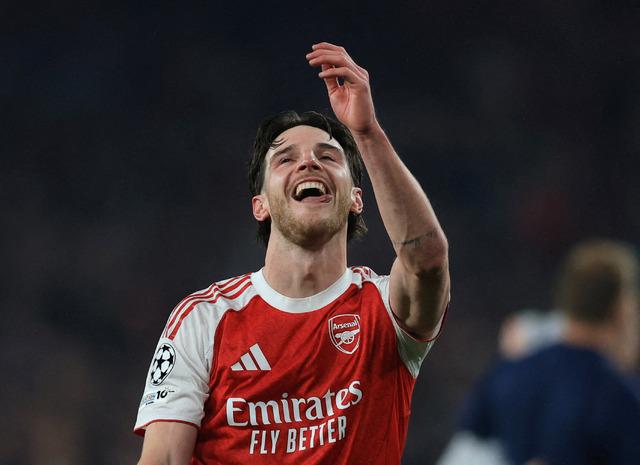 Declan Rice’ın final bileti sevincini taraftarlarla paylaştığı anlar…