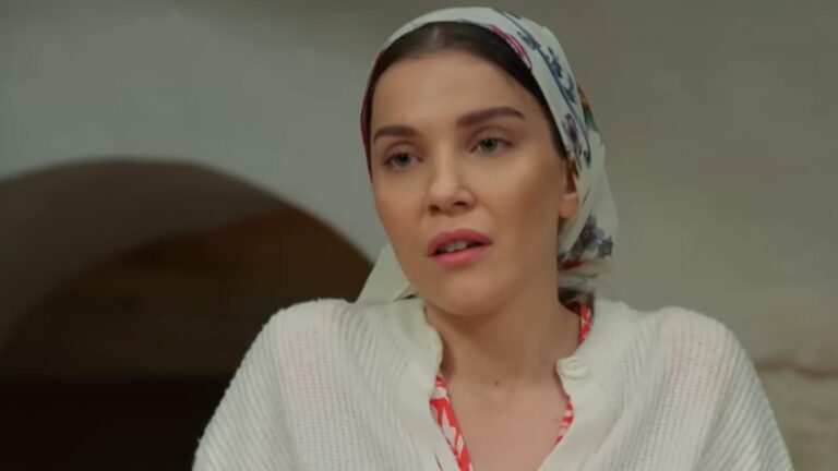 Yaren Güldiken 28 yaşında! Bikinili pozla kutladı